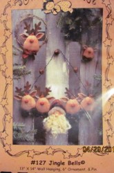127 13x14 REINDEER SANTA WALLHANG, ORNAMENTS, PIN FOLK PATTERN